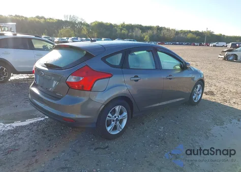 2014 Ford Focus Se z USA, uszkodzony, nr VIN 1FADP3K22EL449351